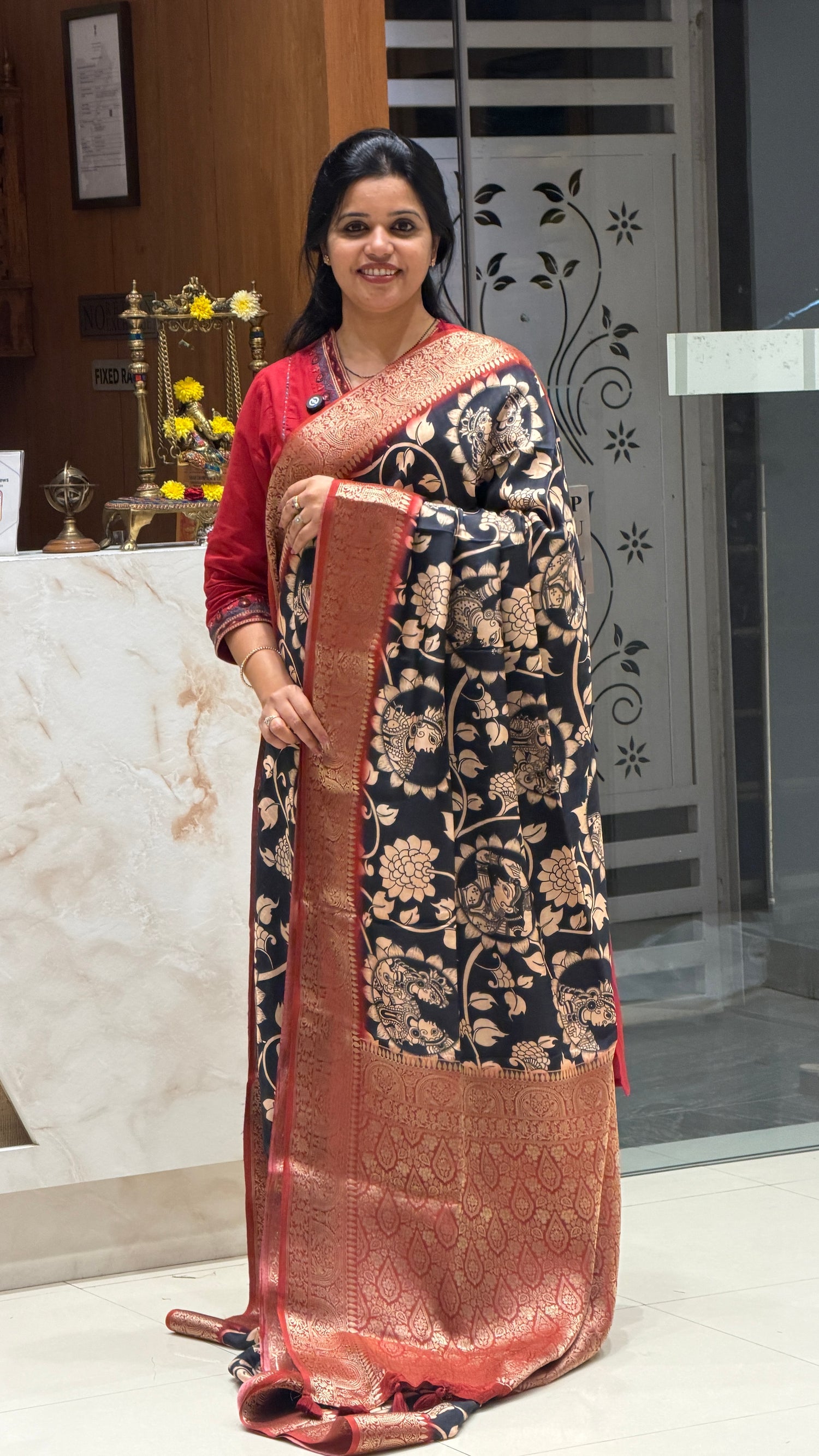 SUV4016-BLACK WITH RED KALAMKARI