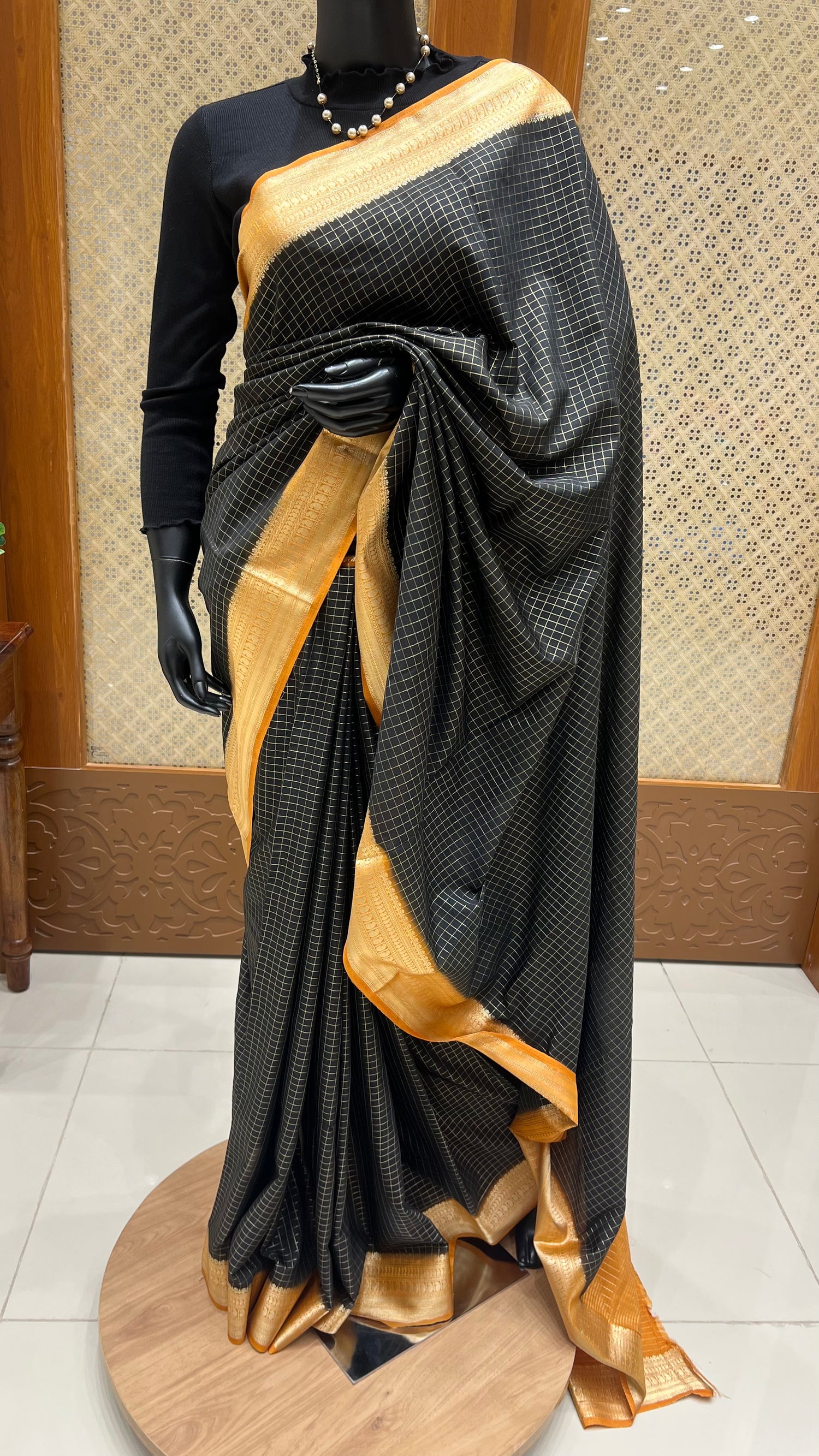 SUV2194 - BLACK WITH MUSTARD