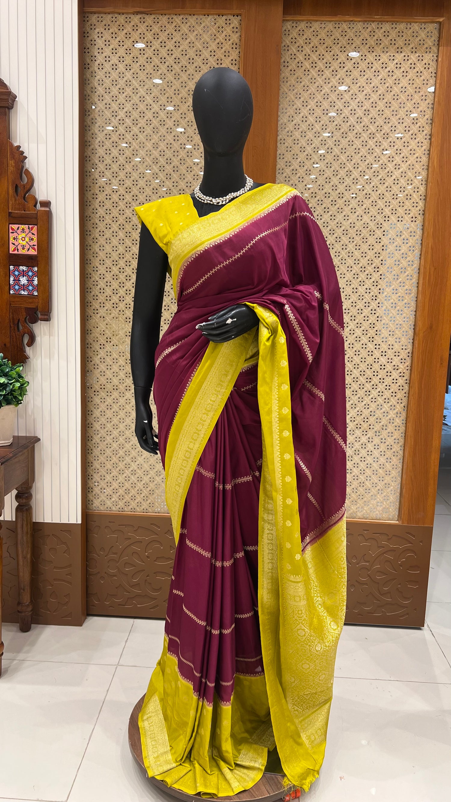 MYSORE CRAPE SUV2133 - WINE WITH MINTGREEN