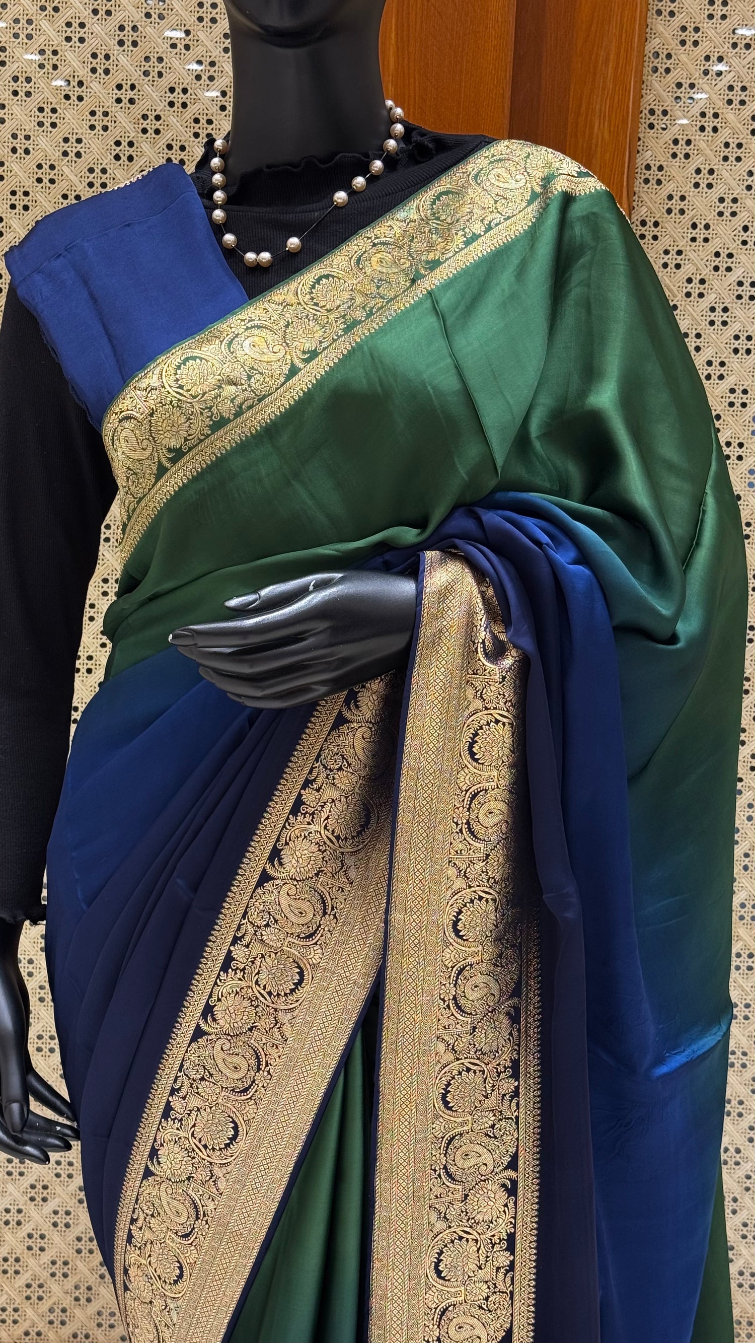 SUV4407-GREEN WITH BLUE