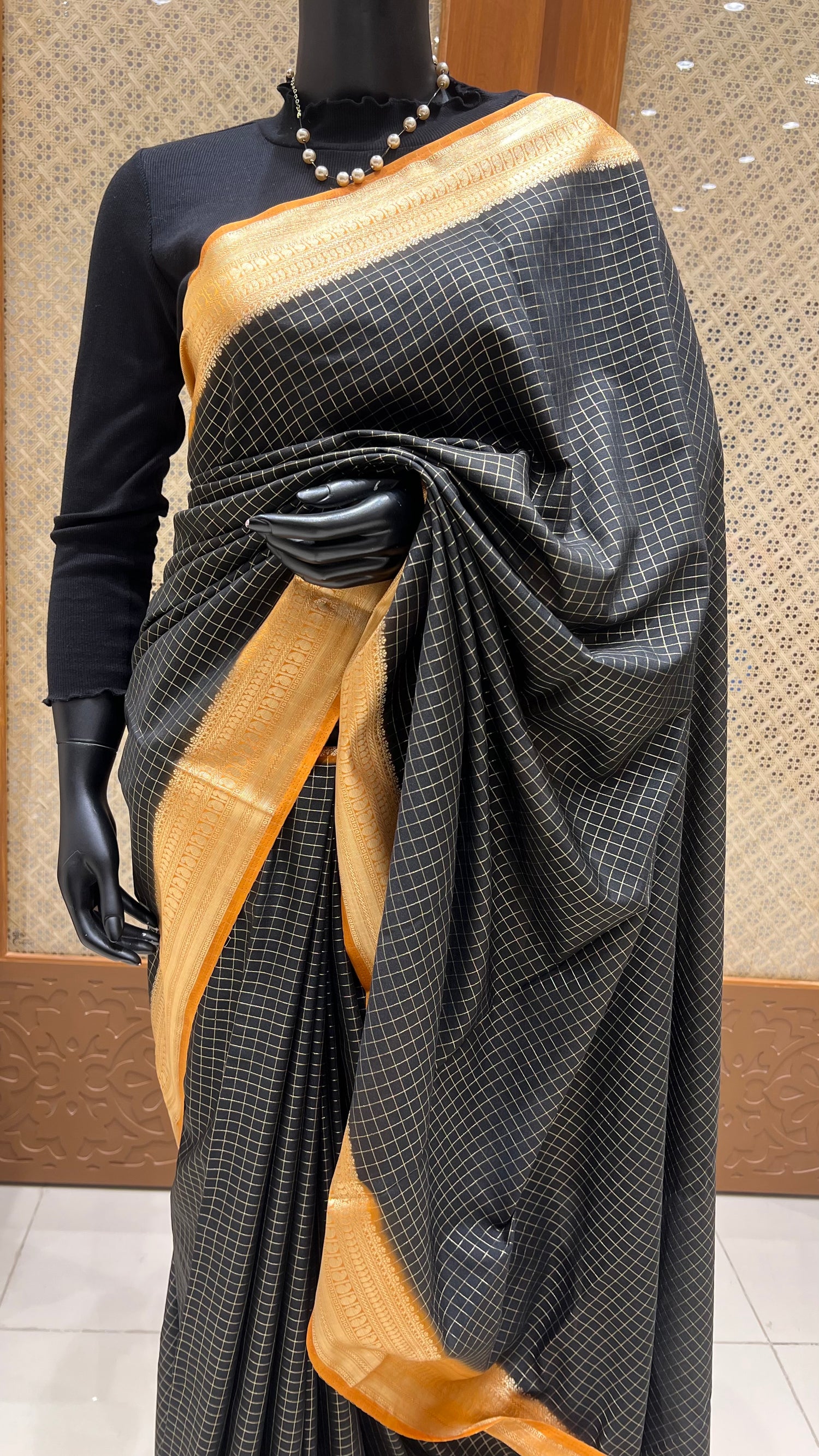 SUV2194 - BLACK WITH MUSTARD