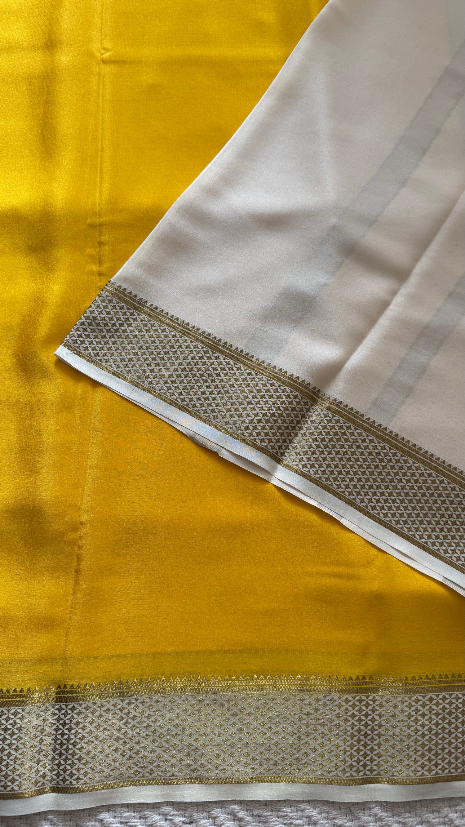 PSUV274-YELLOW WITH OFFWHITE