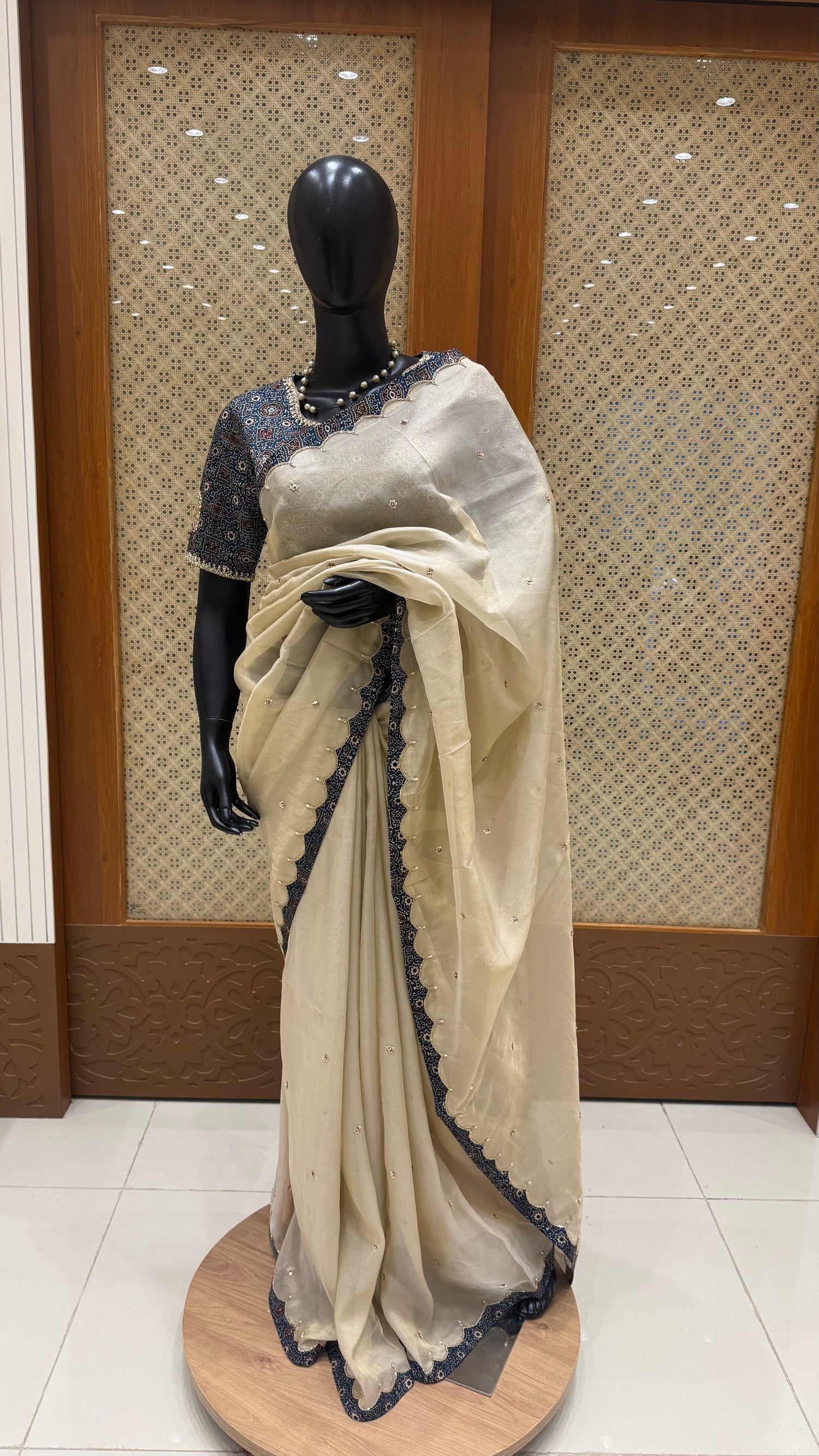 SUV4641-BEIGE WITH BLUE