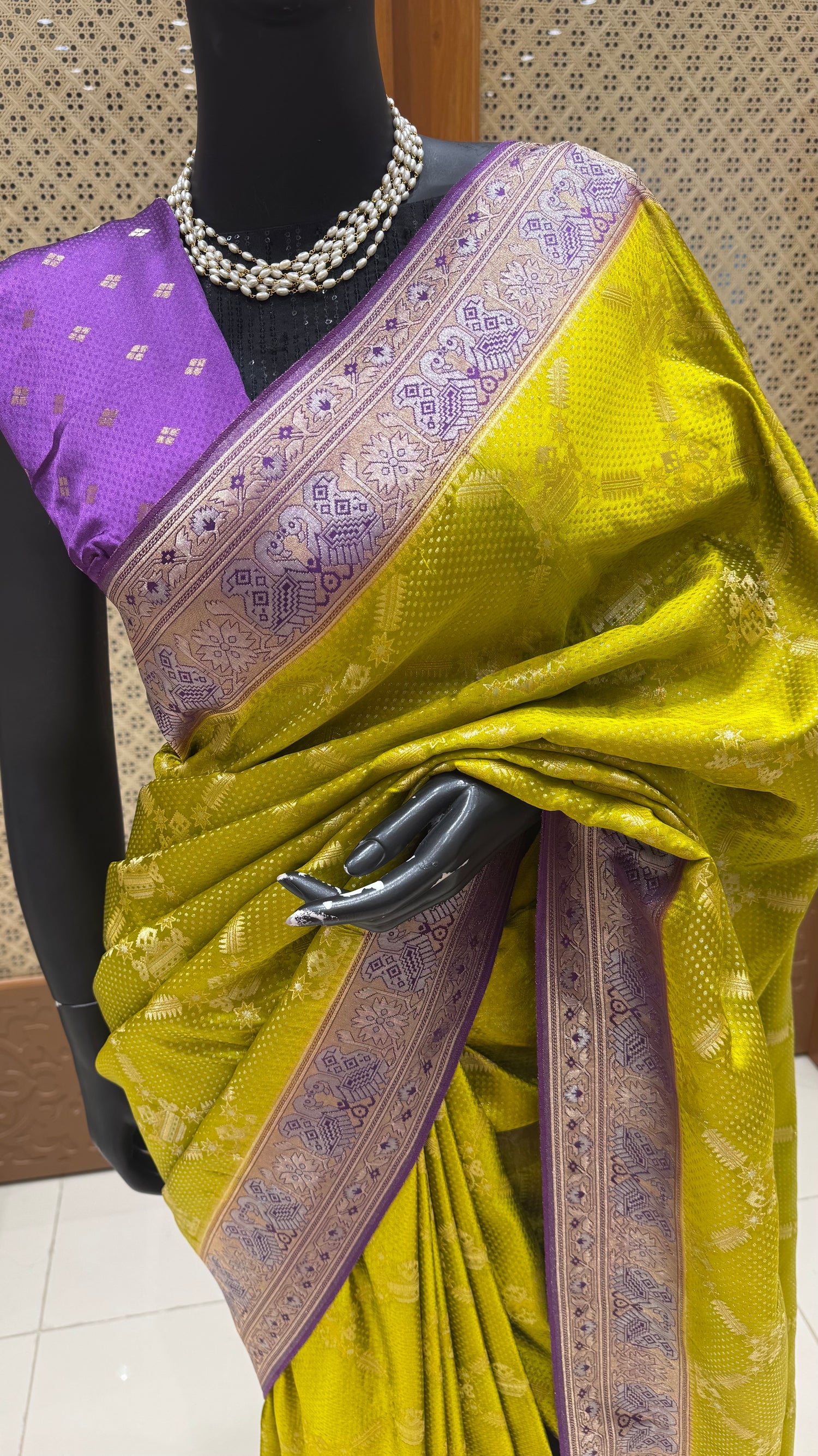 SATIN CREPE SUV5631-PISTA WITH PURPLE