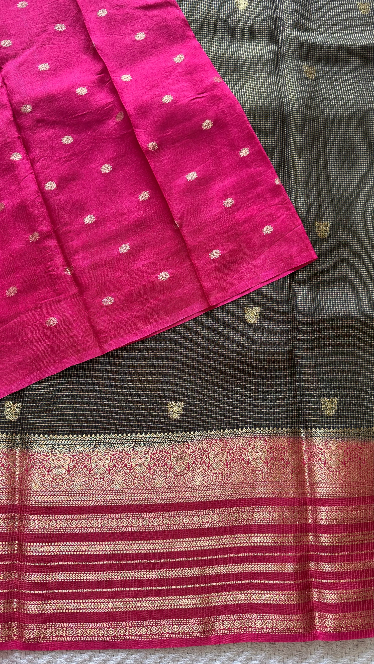 CREPE SILK SAREE SUV5455-BLACK WITH PINK