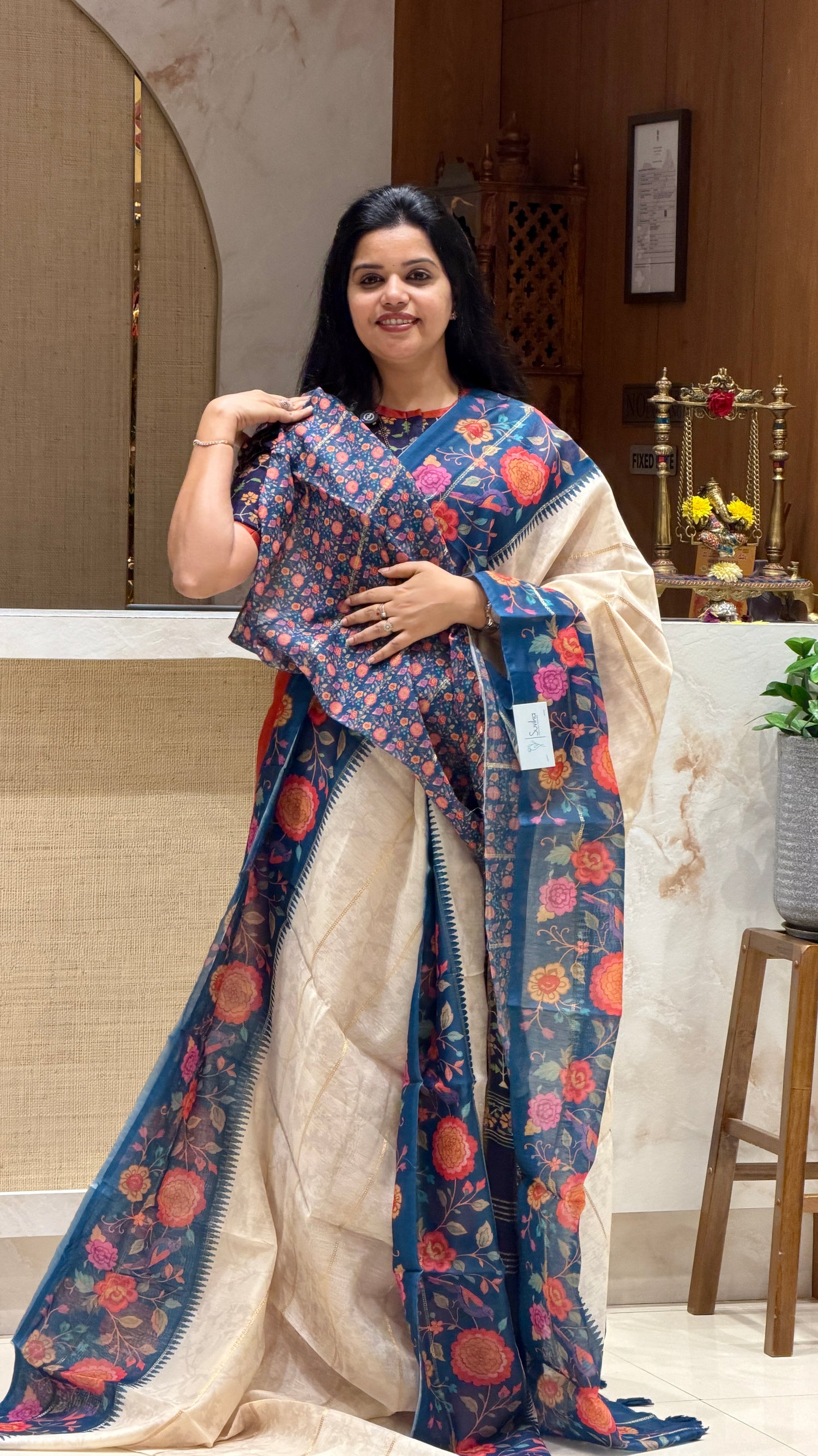 SUV3806- WHITE WITH BLUE