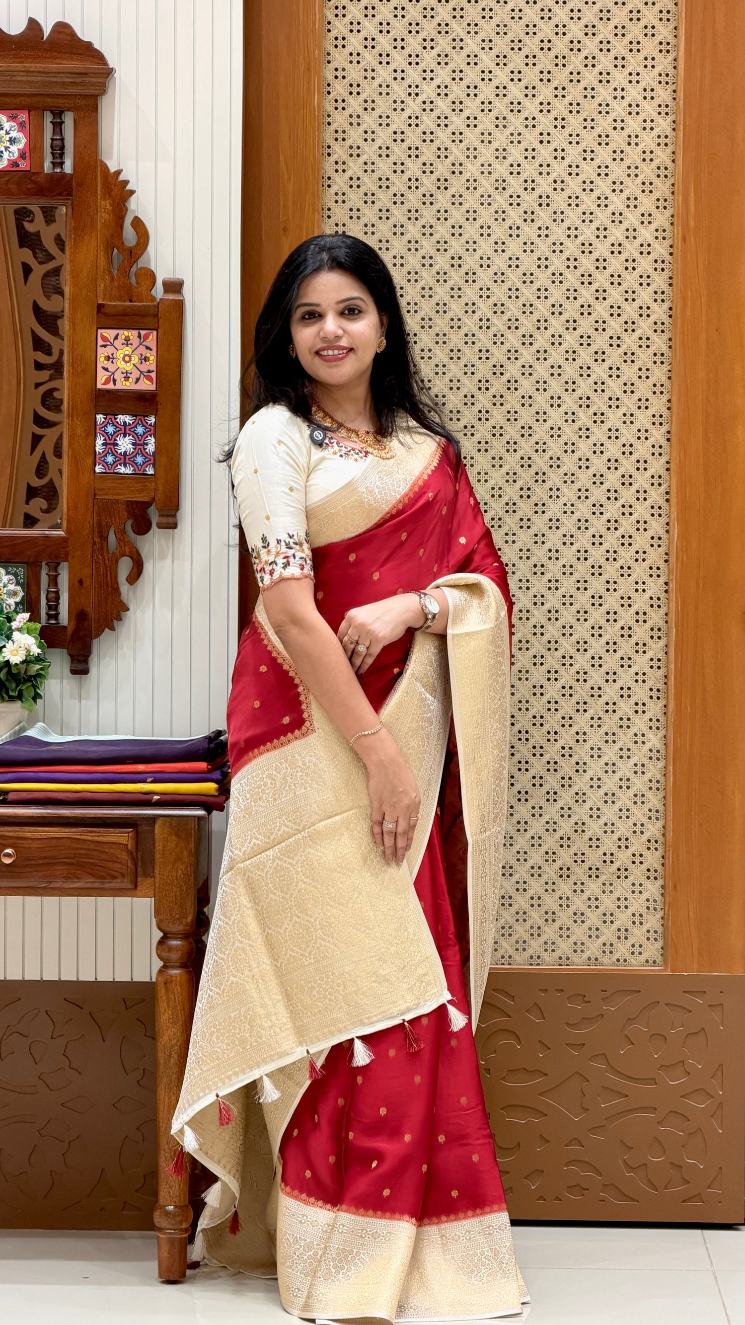 BANARASI SATIN SUV4872-RED WITH OFFWHITE
