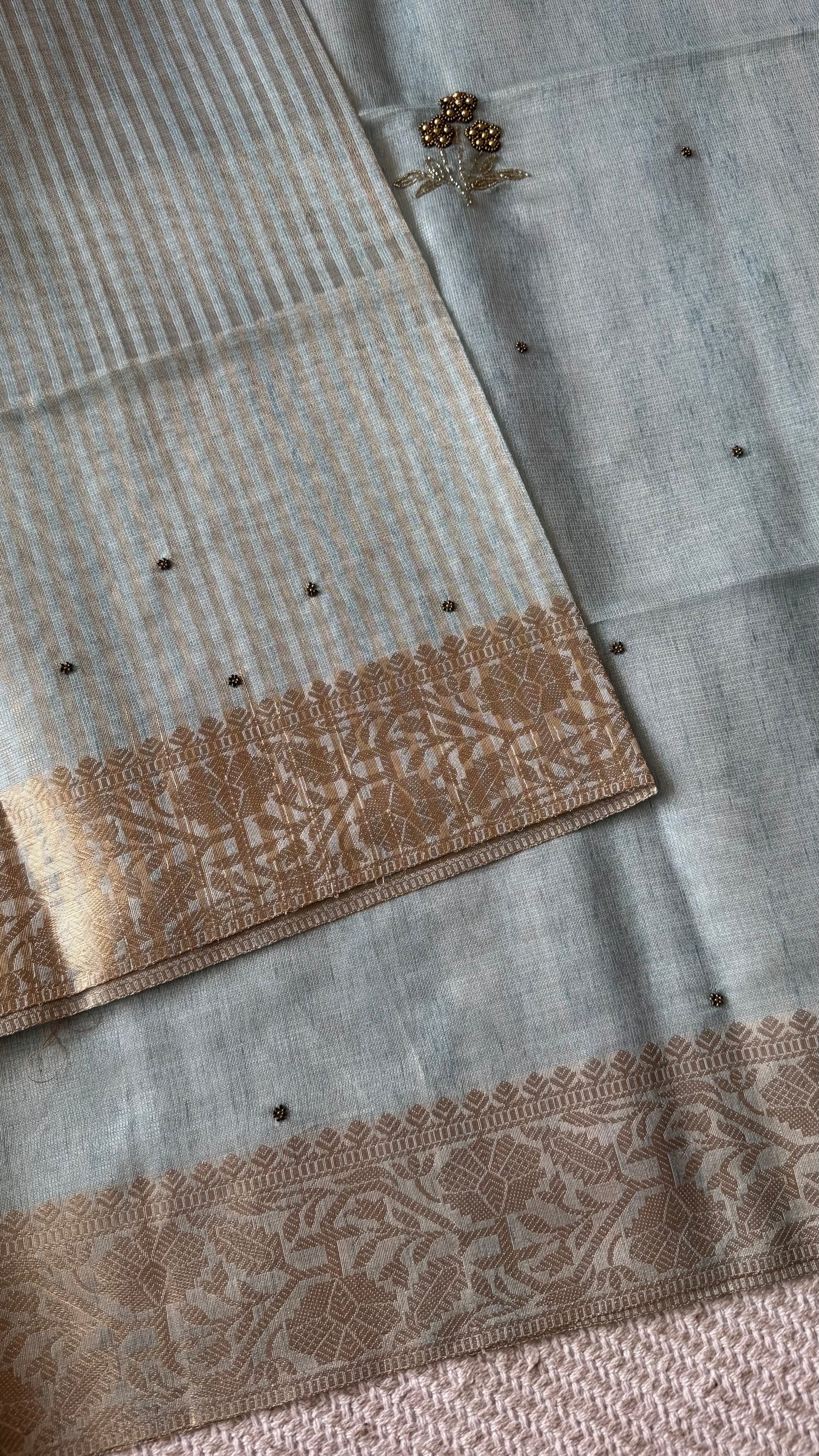 HW64 Tissue hand work 100