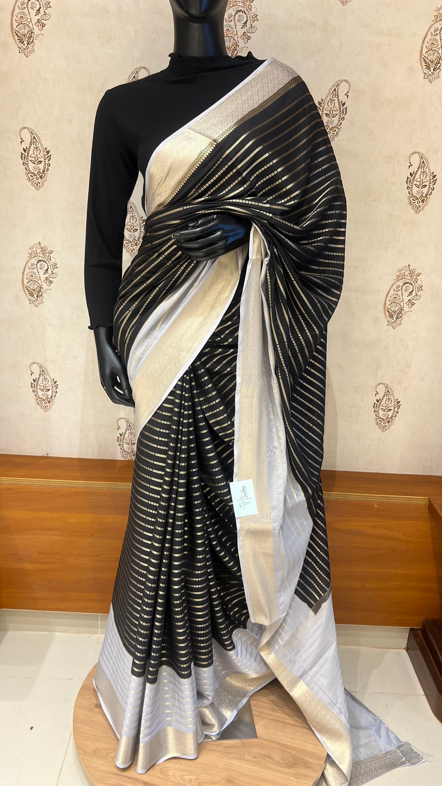 SUV2733- BLACK WITH GREY