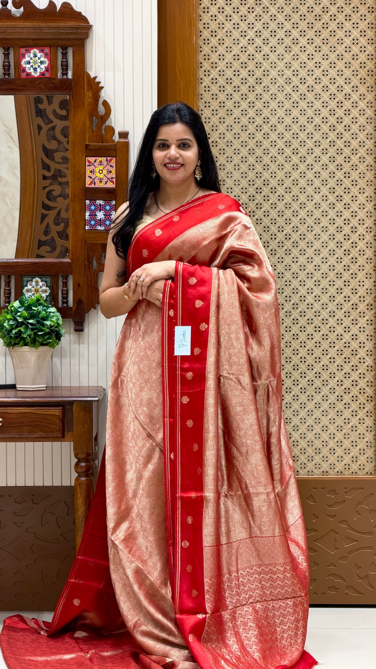SUV5677-RED TISSUE CREPE SAREE