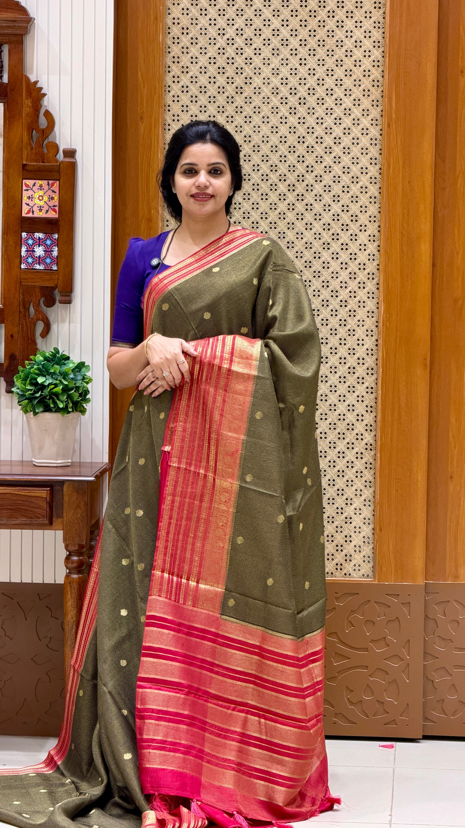 CREPE SILK SAREE SUV5456-BLACK WITH PINK