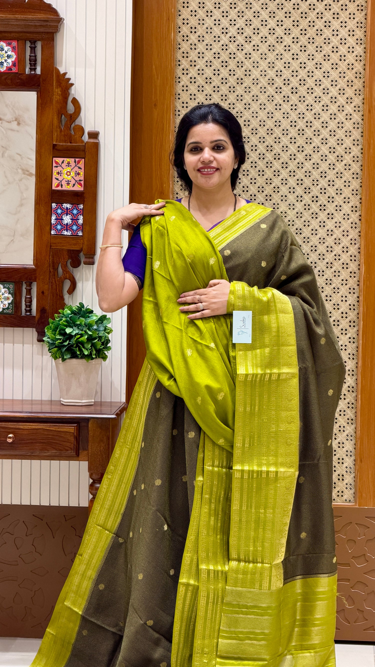CREPE SILK SAREE SUV5456-BLACK WITH GREEN
