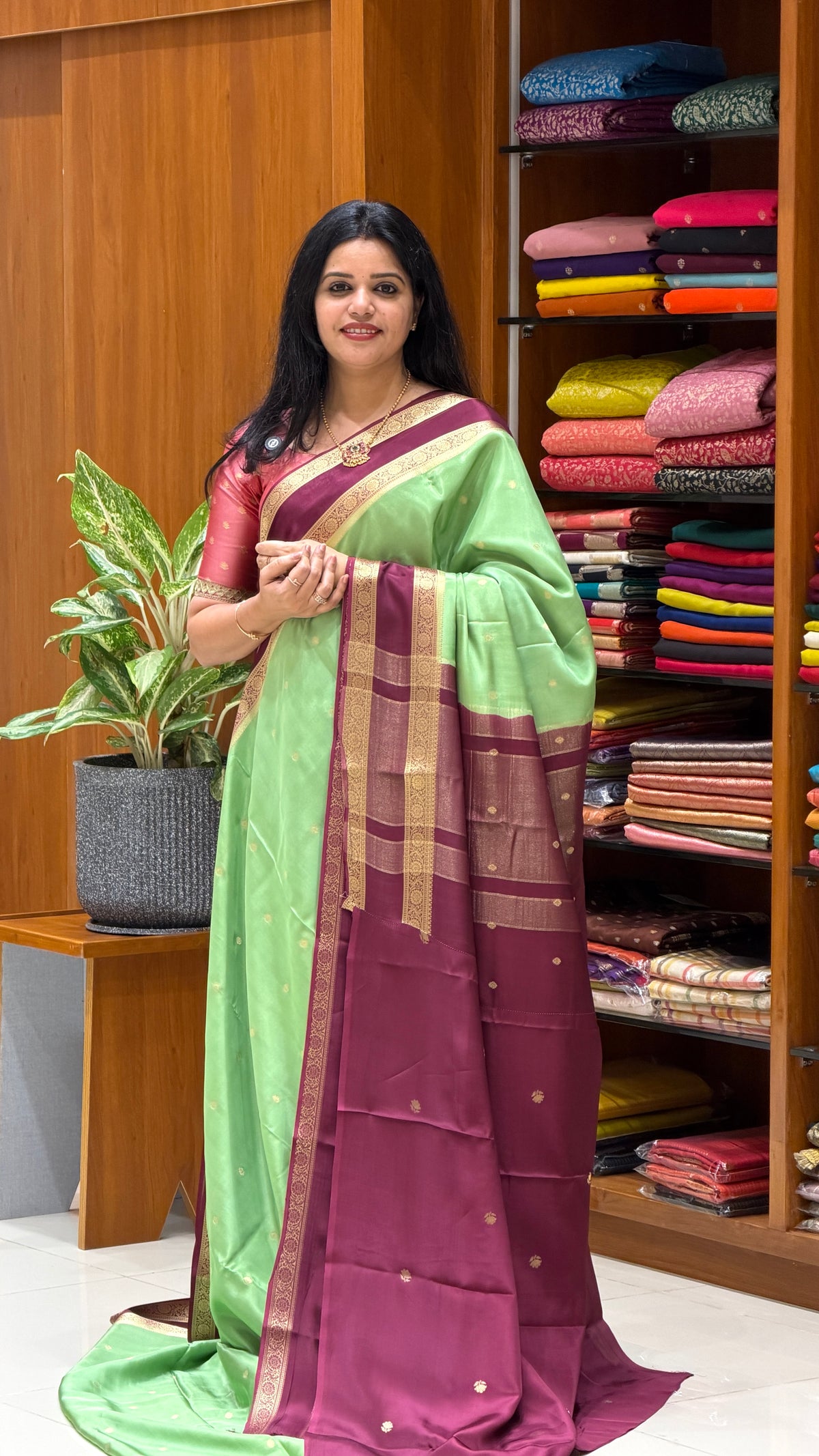 MYSORE CREPE 01 SUV5789-PISTA