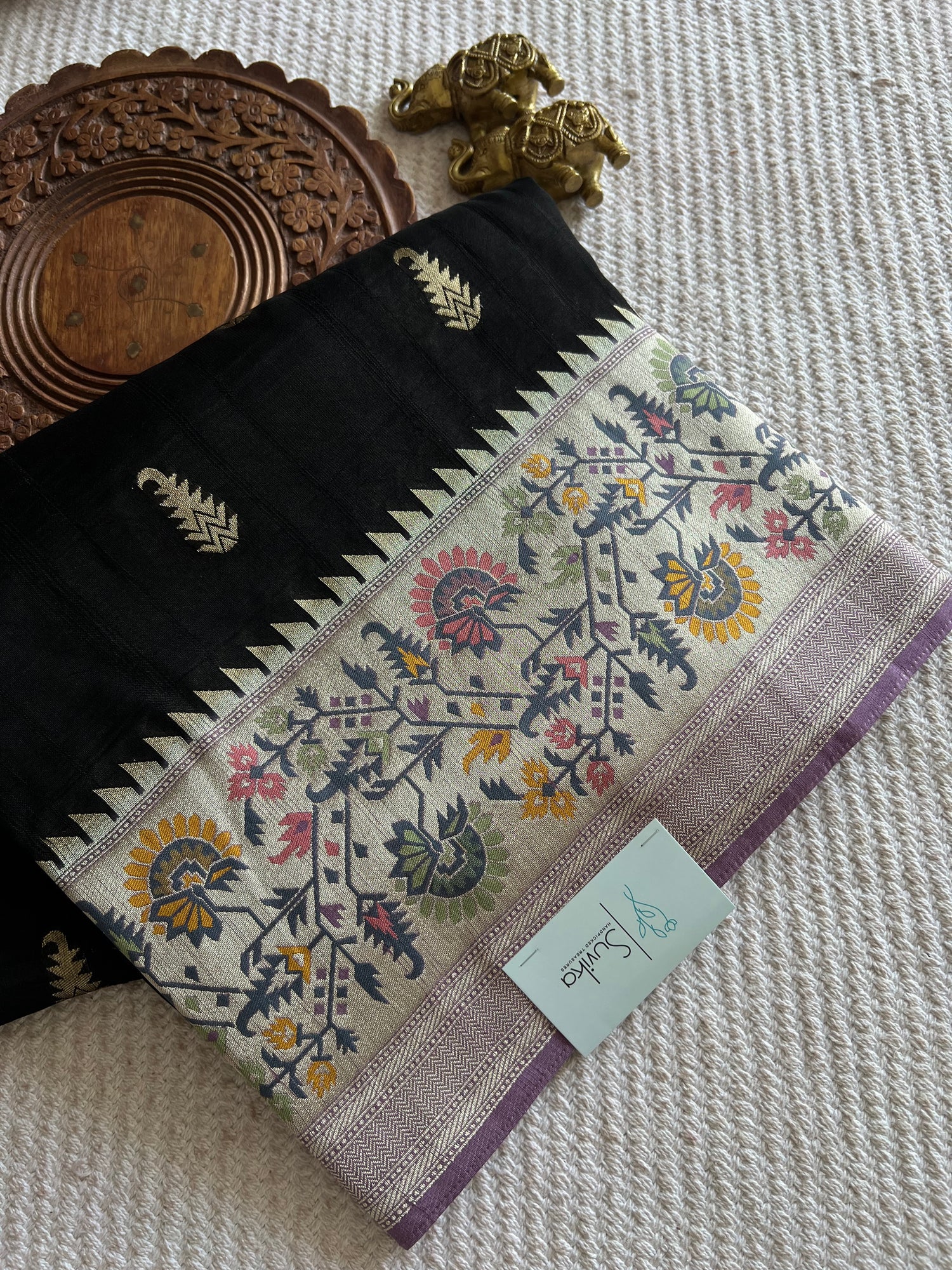 SUV3823- BLACK WITH LAVENDER