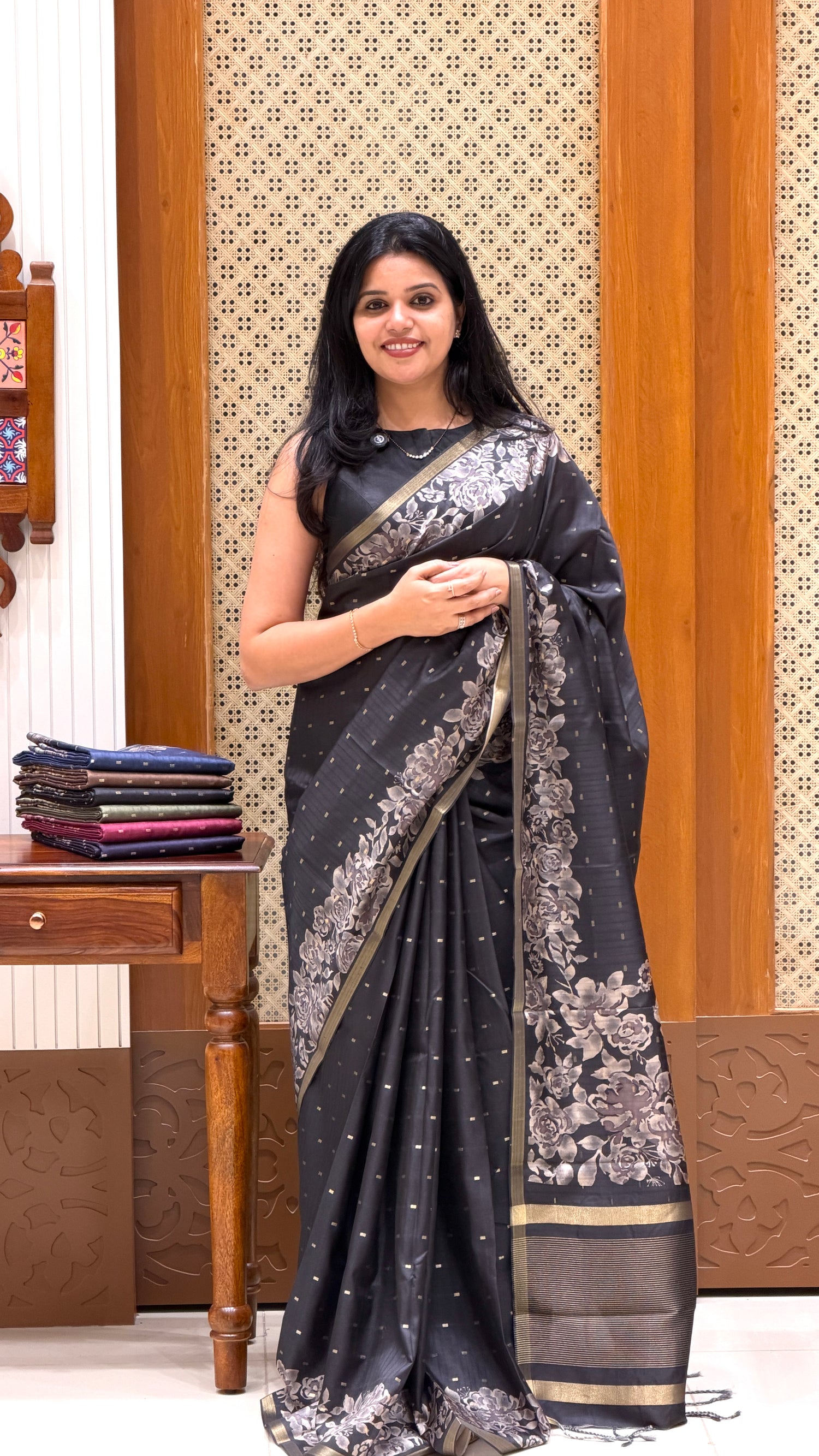 SUV4739-BLACK
