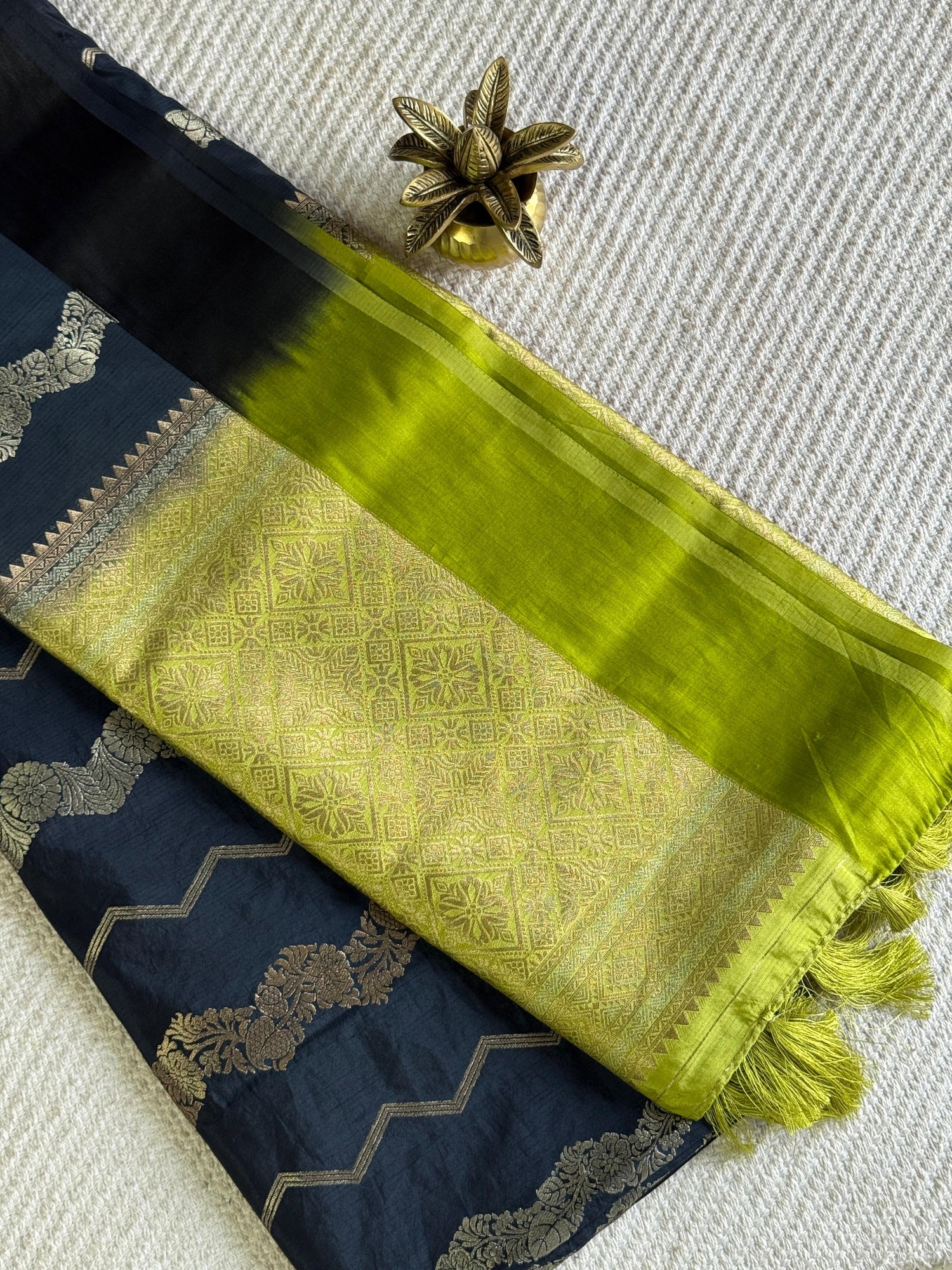 SUV3874-BLUE WITH GREEN