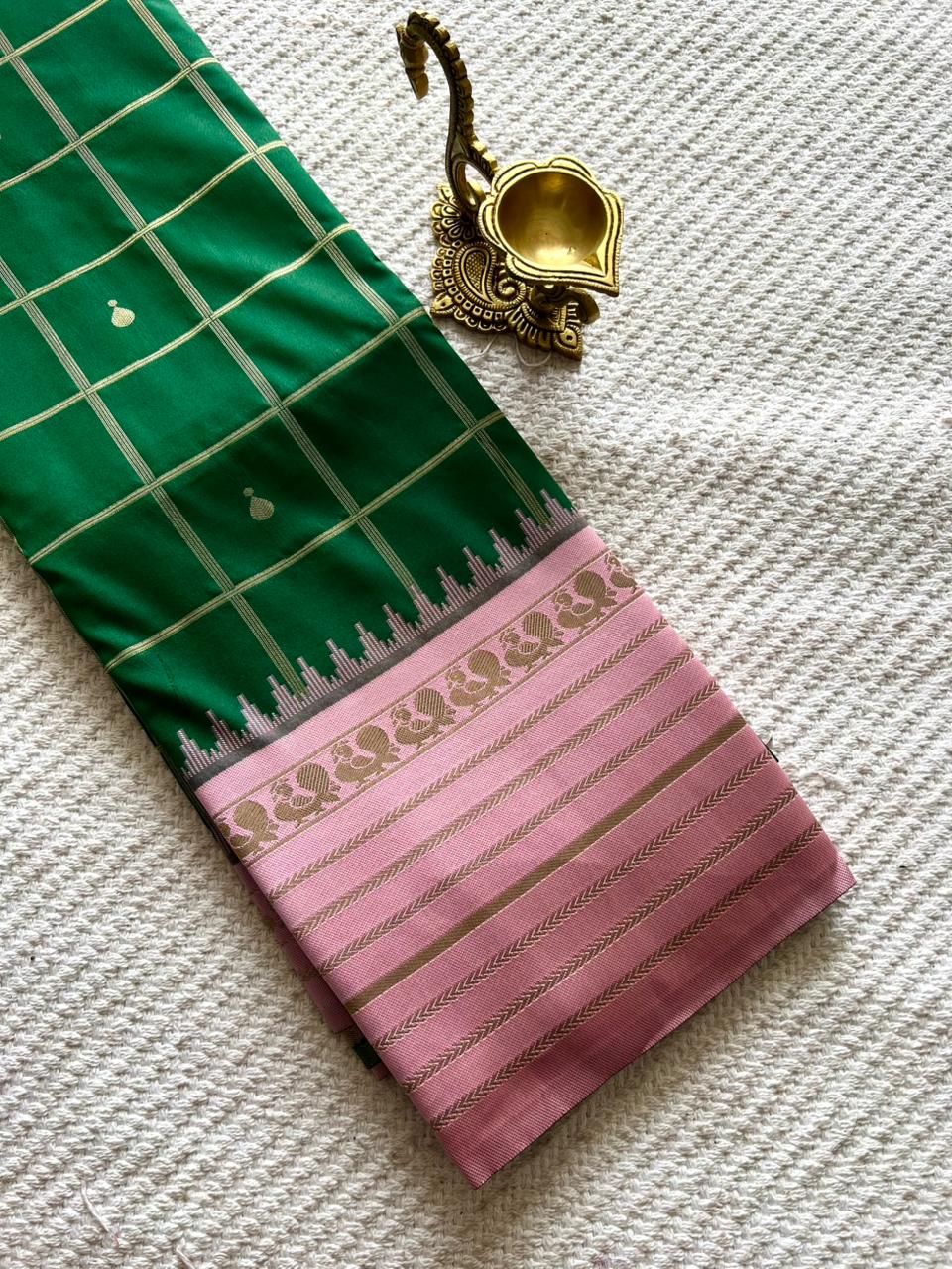 SUV3746-BOTTLEGREEN WITH BABYPINK