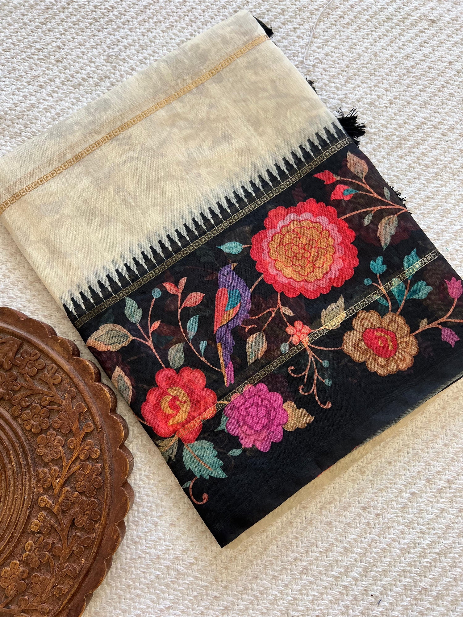 SUV3806-WHITE WITH BLACK