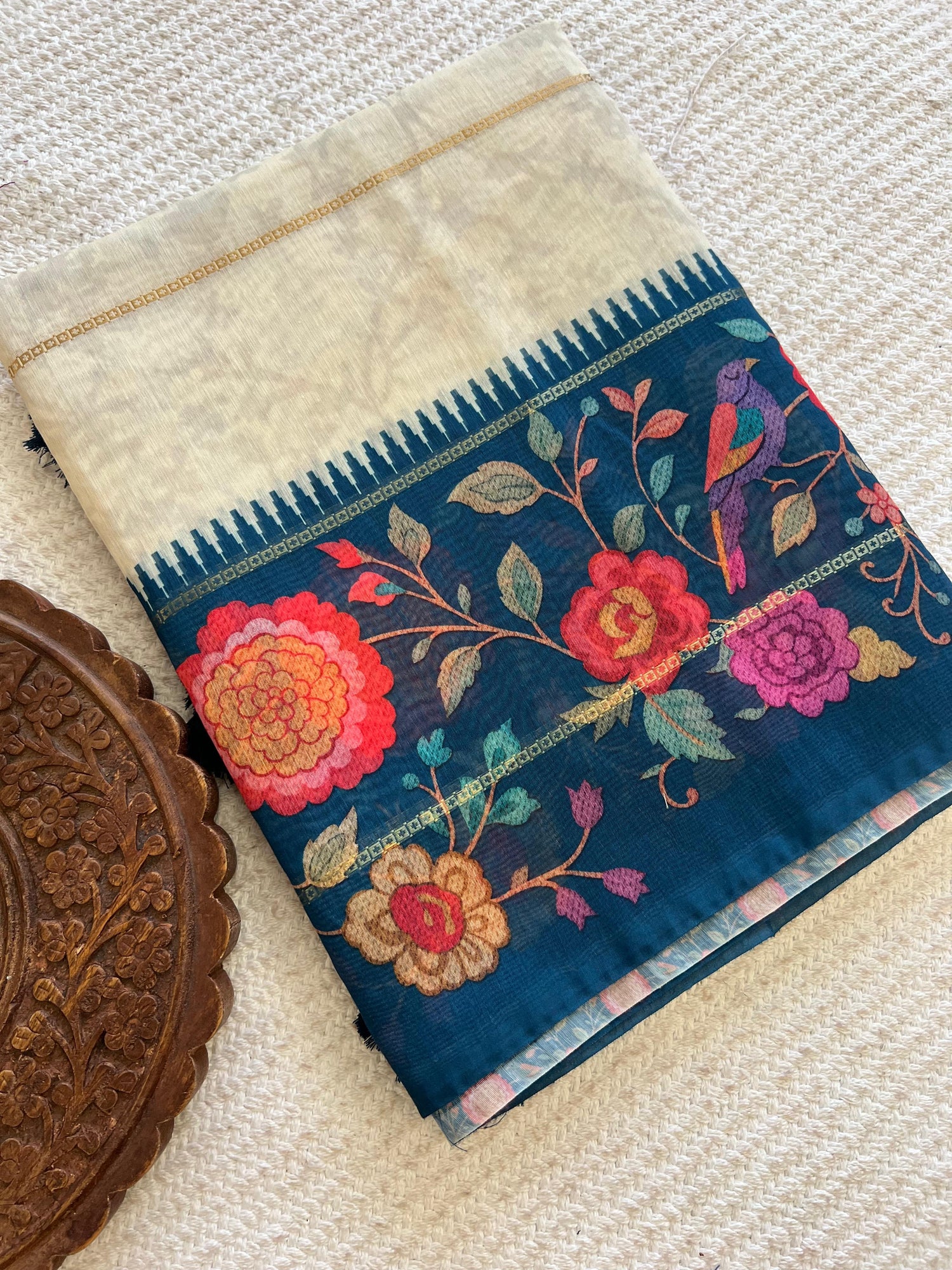 SUV3806- WHITE WITH BLUE