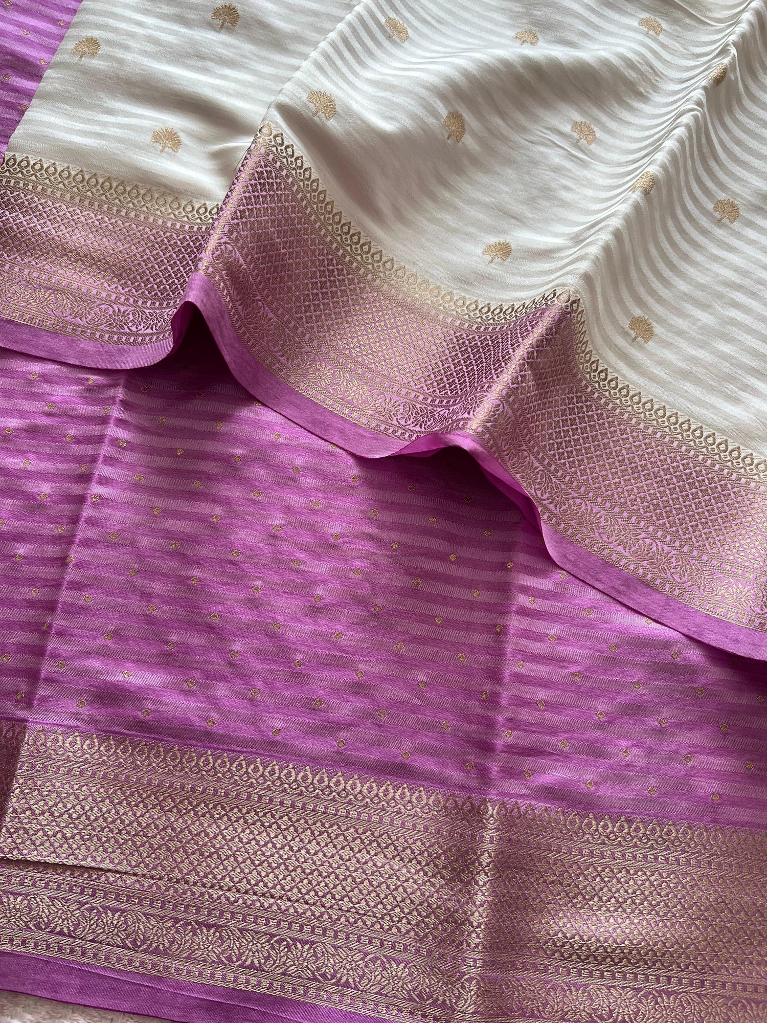 SUV3856-WHITE WITH LAVENDER