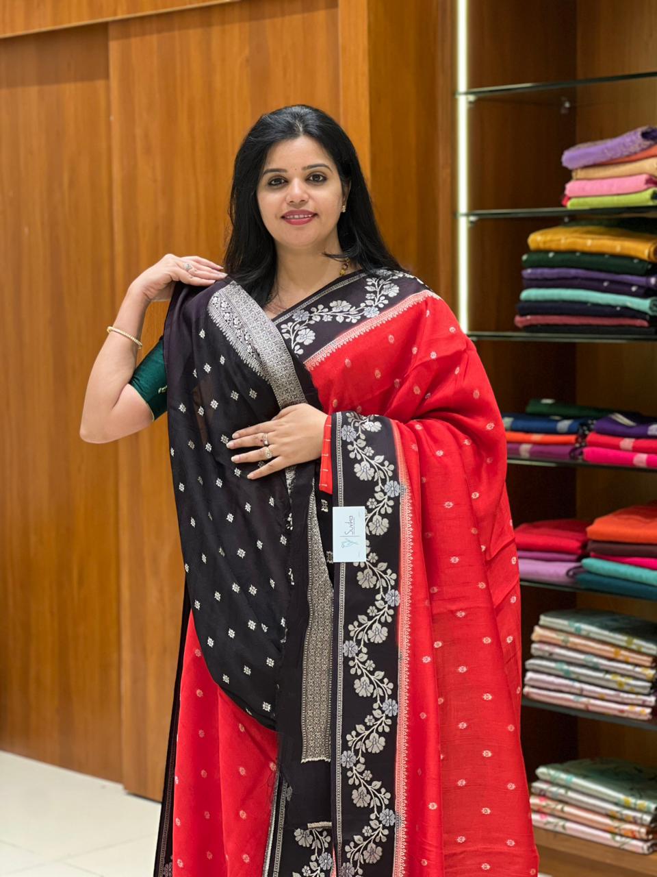 SUV3821- RED WITH BLACK