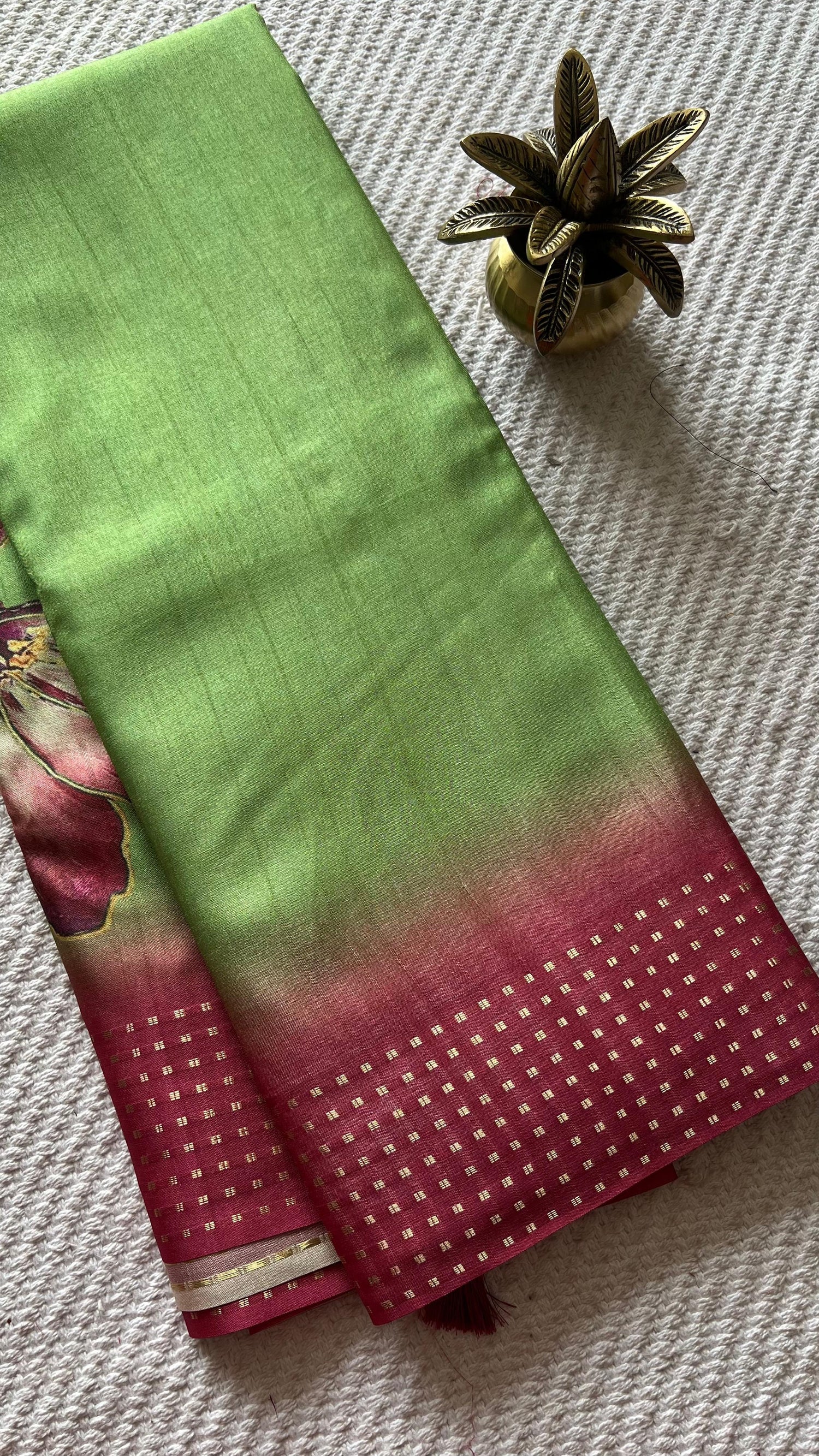 SUV3909- PARROATGREEN WITH PINK