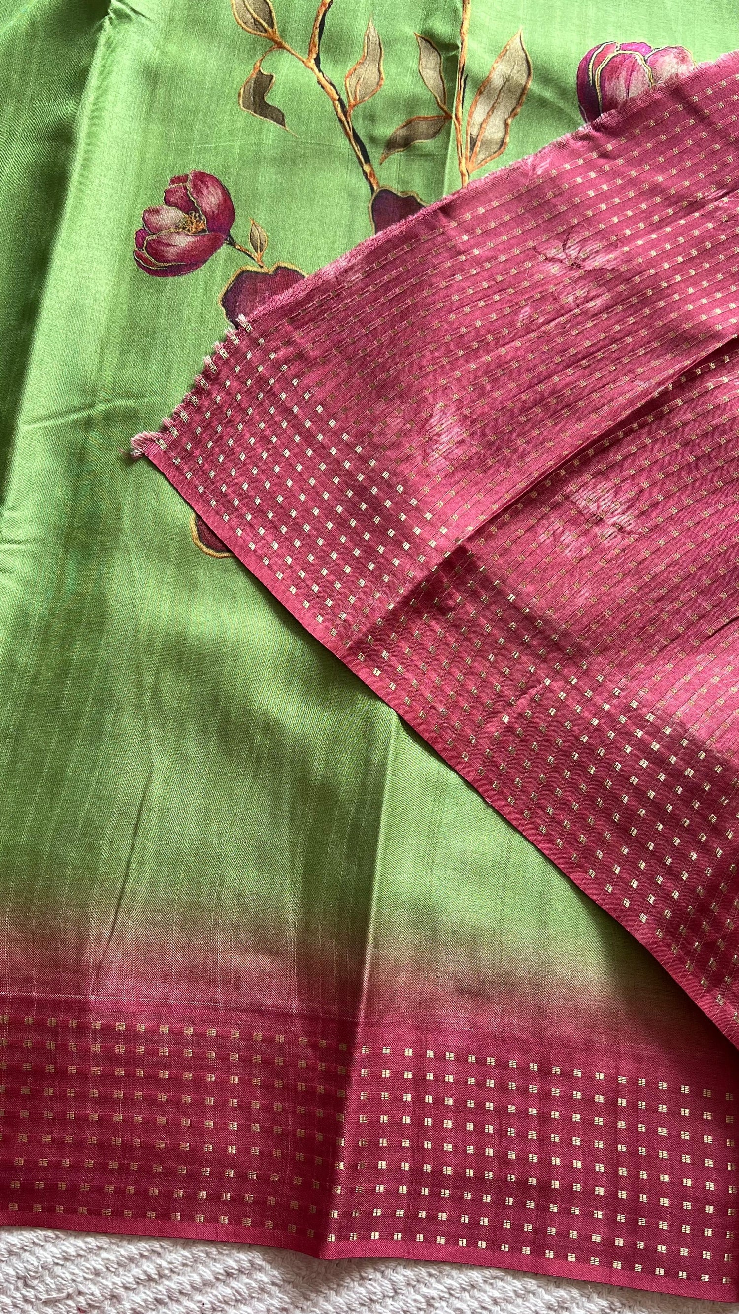 SUV3909- PARROATGREEN WITH PINK