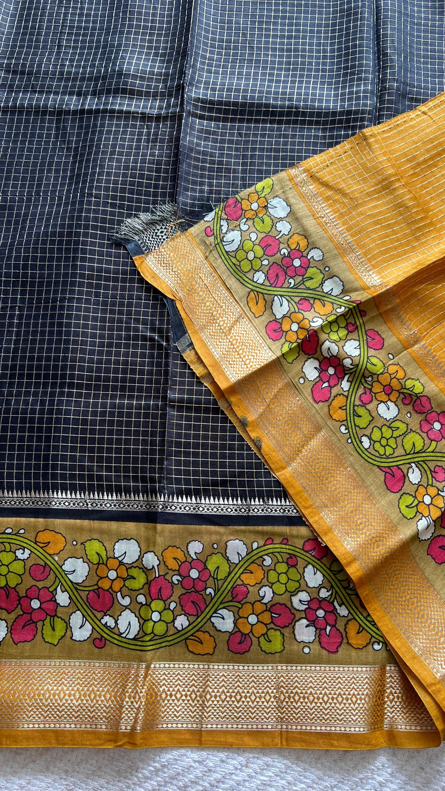 SUV3907- BLACK WITH MUSTARD