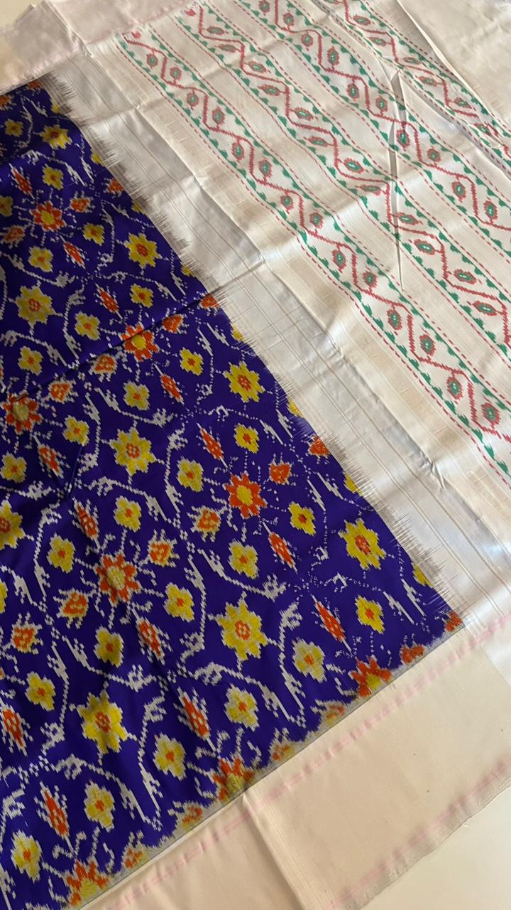 SUV3085  - BLUE WITH WHITE