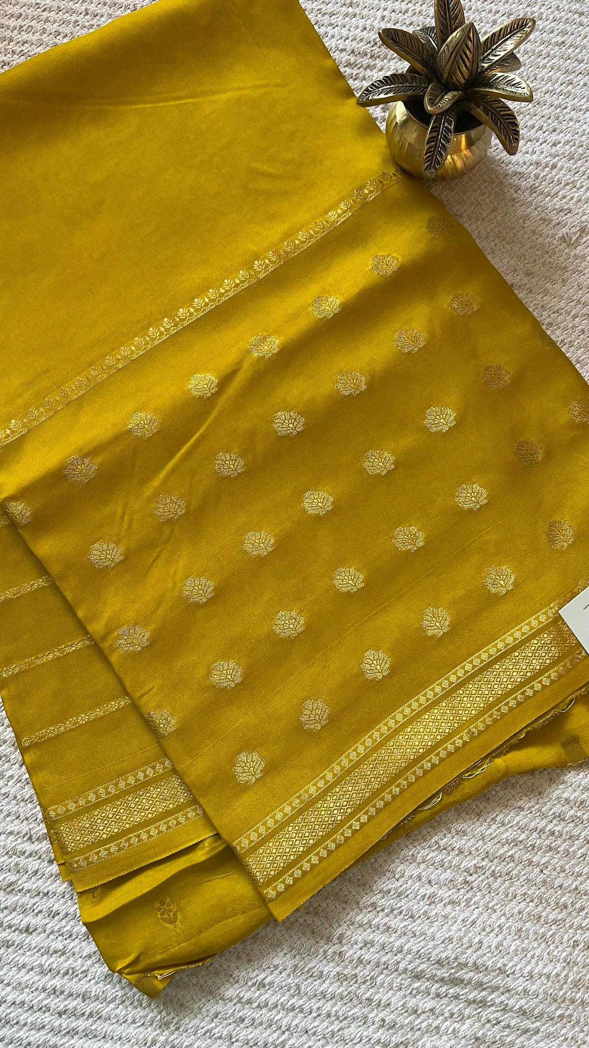 SUV3933-YELLOW