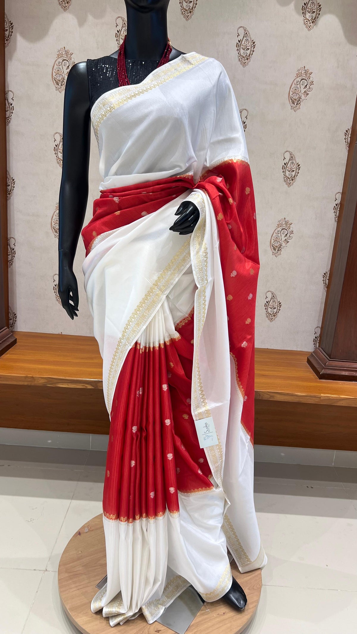 SUV3390-WHITE WITH RED