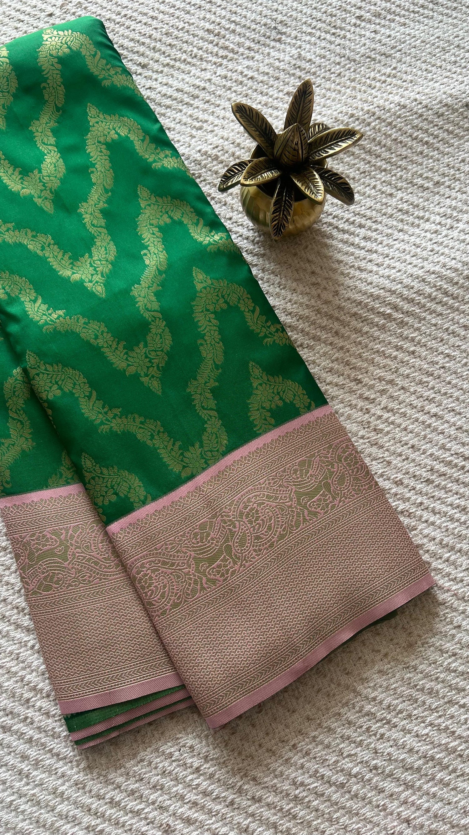SUV4007-GREEN WITH BABYPINK